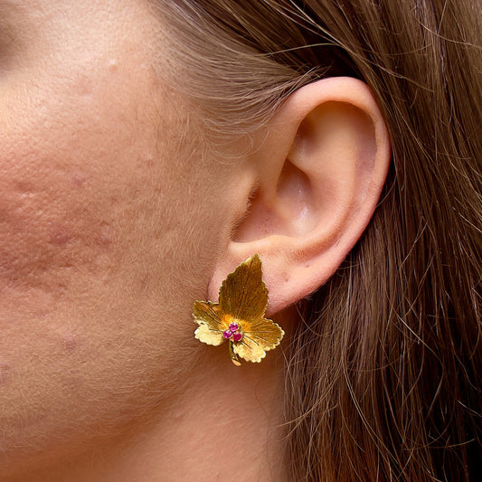 Jewelry for Different Hair Colors: How to Choose Pieces that Compliment Your Locks