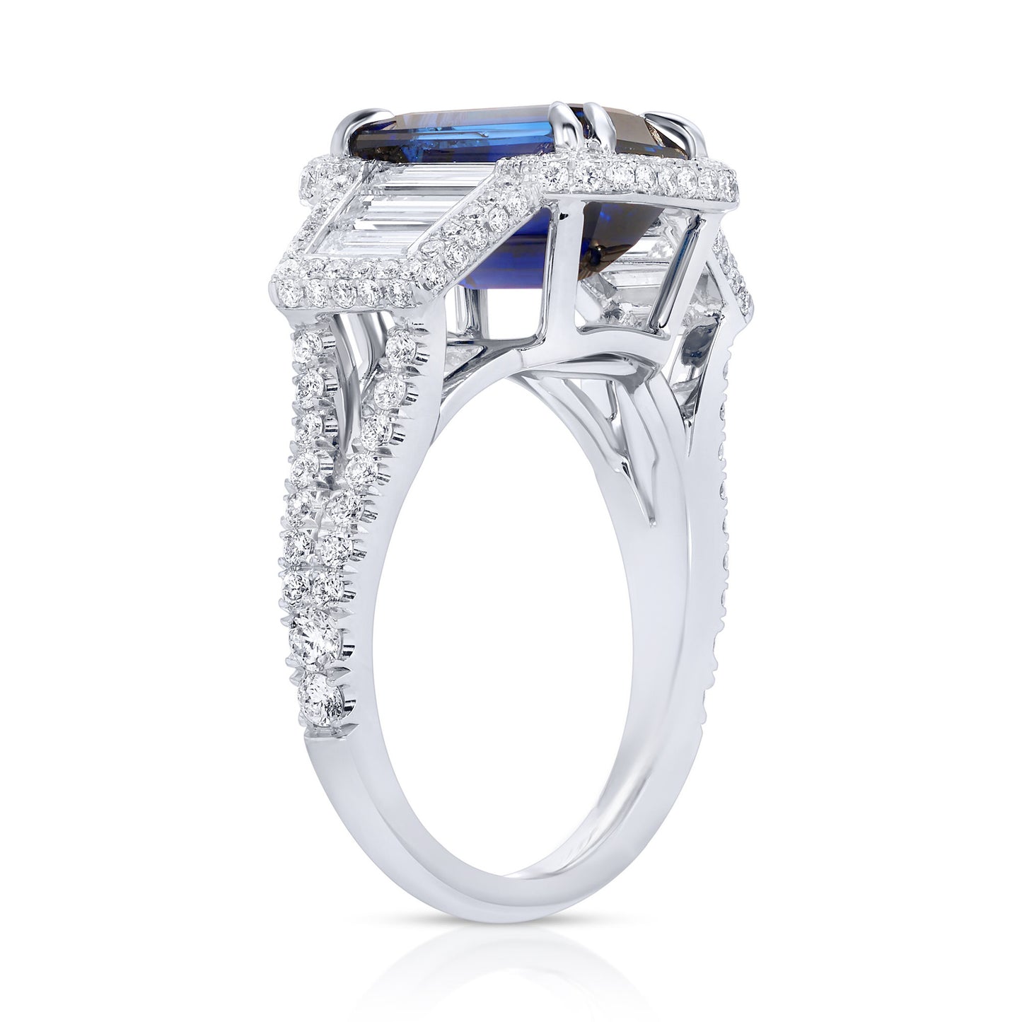 Certified Madagascar Blue Sapphire Ring Diamond Setting 6.6 Carats 18K Gold