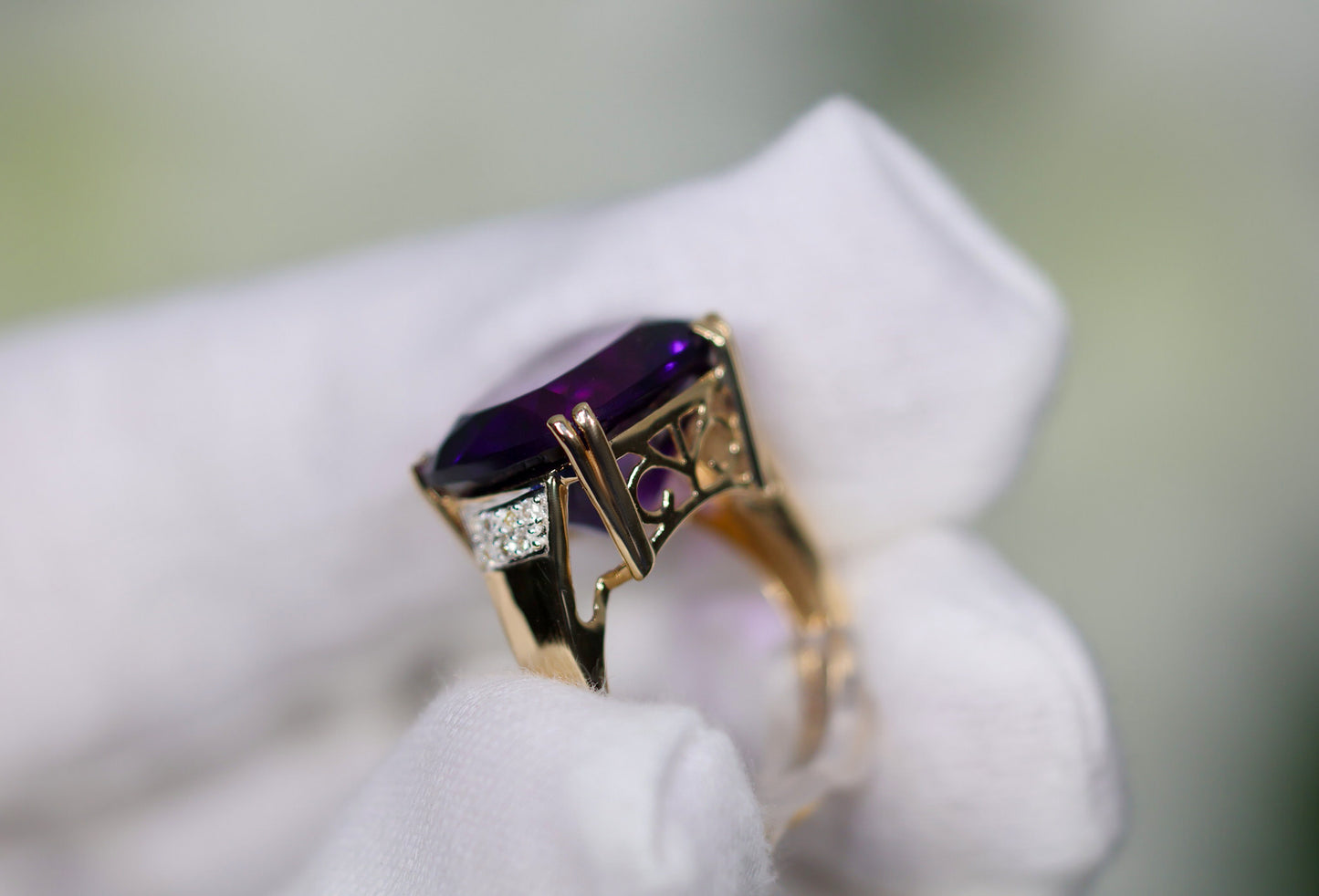 Natural Amethyst Statement Ring Diamond Setting 11.5 Carats 14K Gold