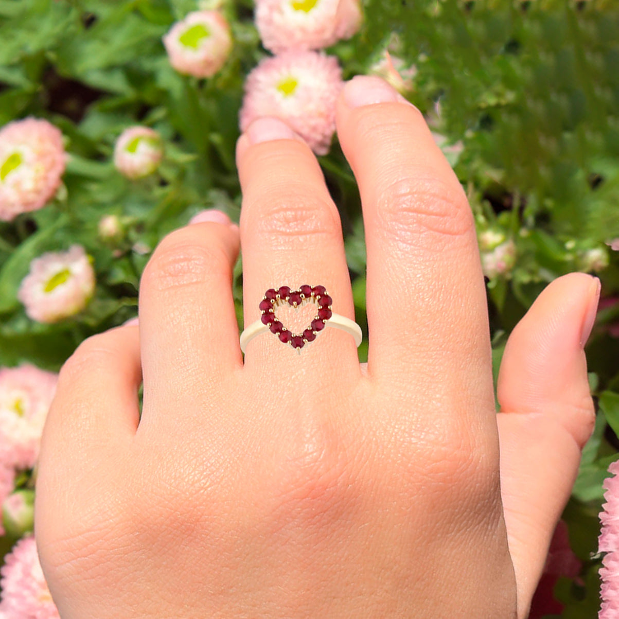 Natural Mozambique Ruby Ring 0.95 Carats 9K Yellow Gold