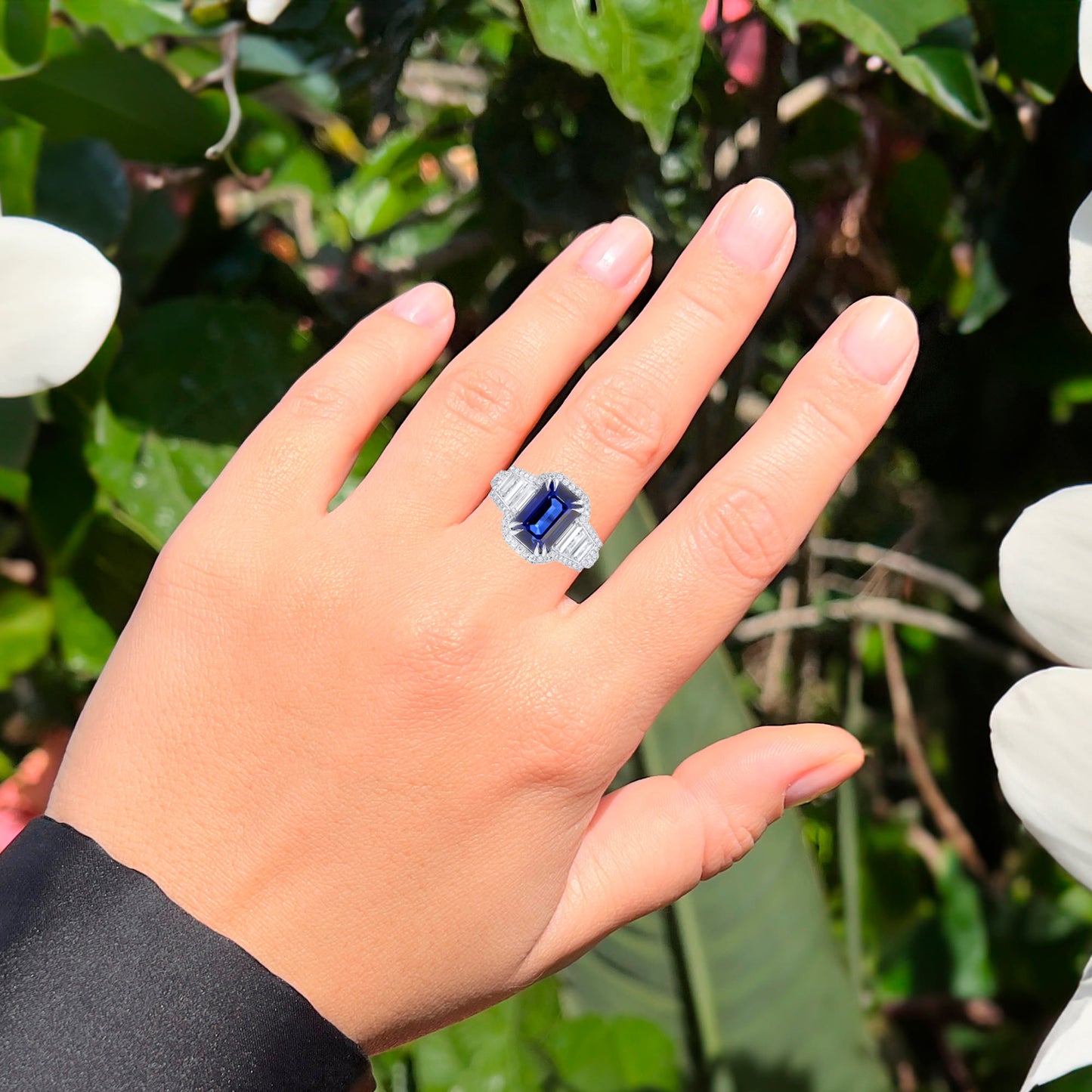 Certified Madagascar Blue Sapphire Ring Diamond Setting 6.6 Carats 18K Gold