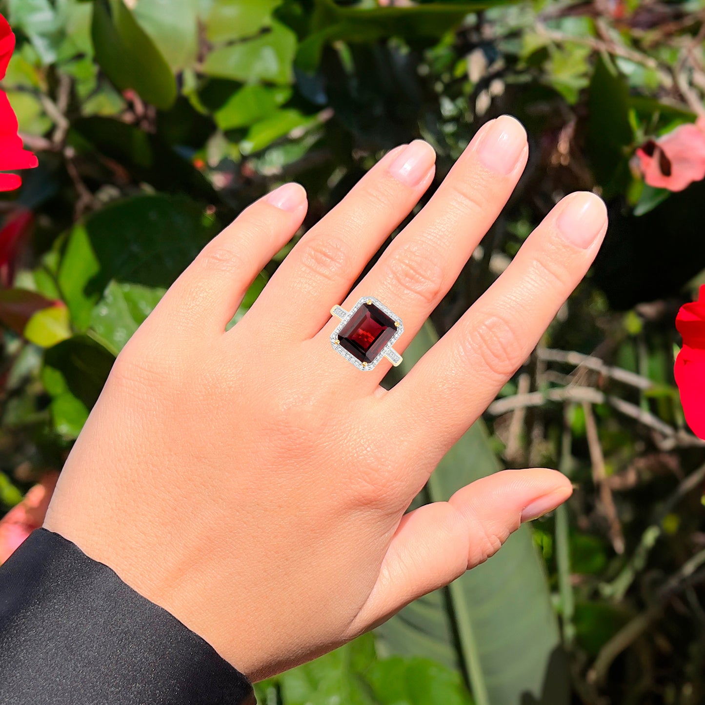 Rhodolite Garnet Cocktail Ring Diamond Setting 7.8 Carats Total 14K Gold