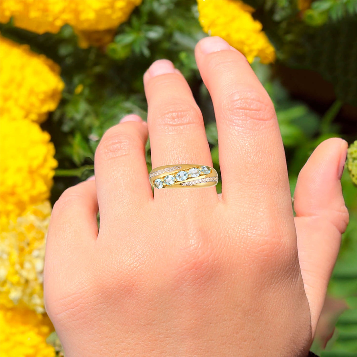 Sky Blue Topaz Ring With White Topaz 1.11 Carats Gold Plated Silver