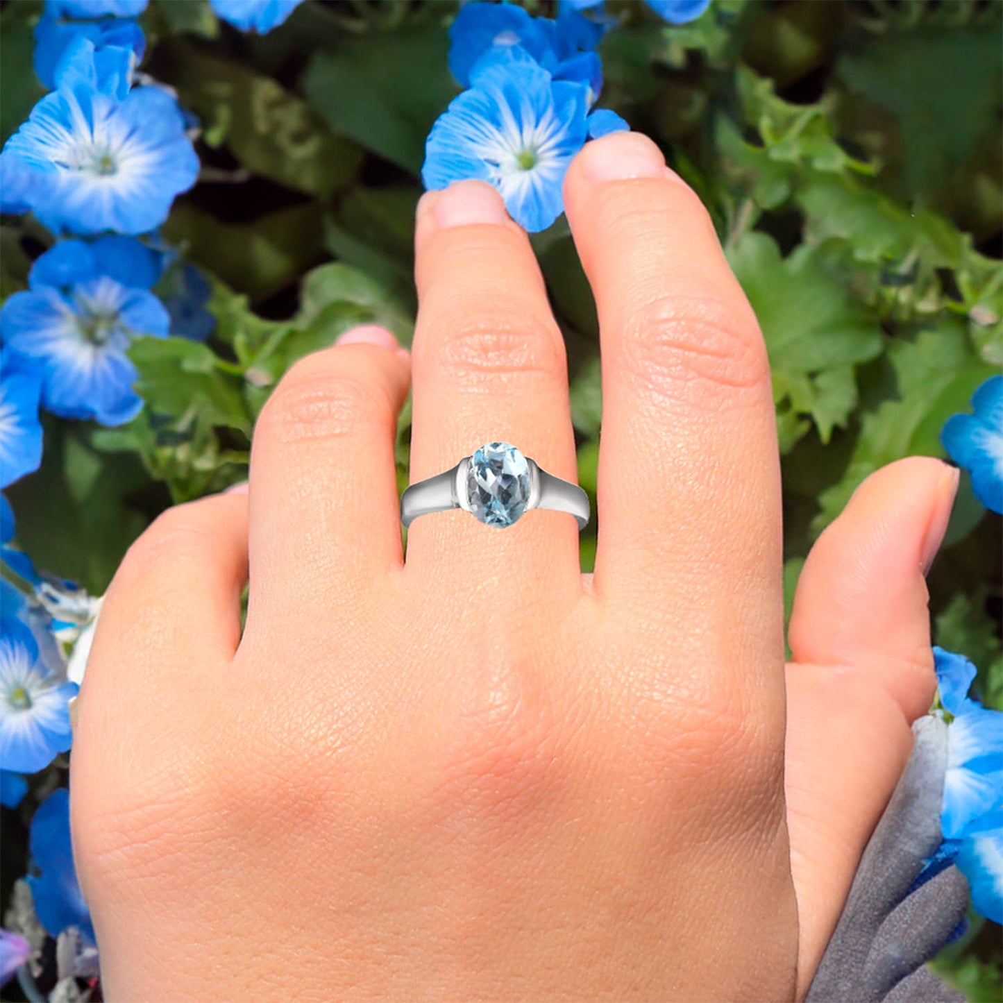 Blue Topaz Ring 2 Carats Sterling Silver