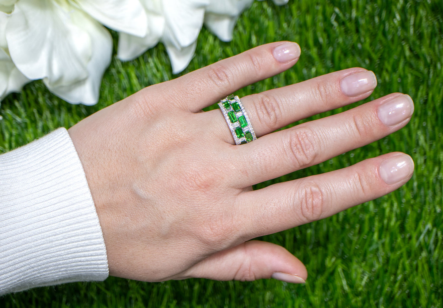 Tsavorite Band Ring With Diamonds 3.81 Carats 18K Gold