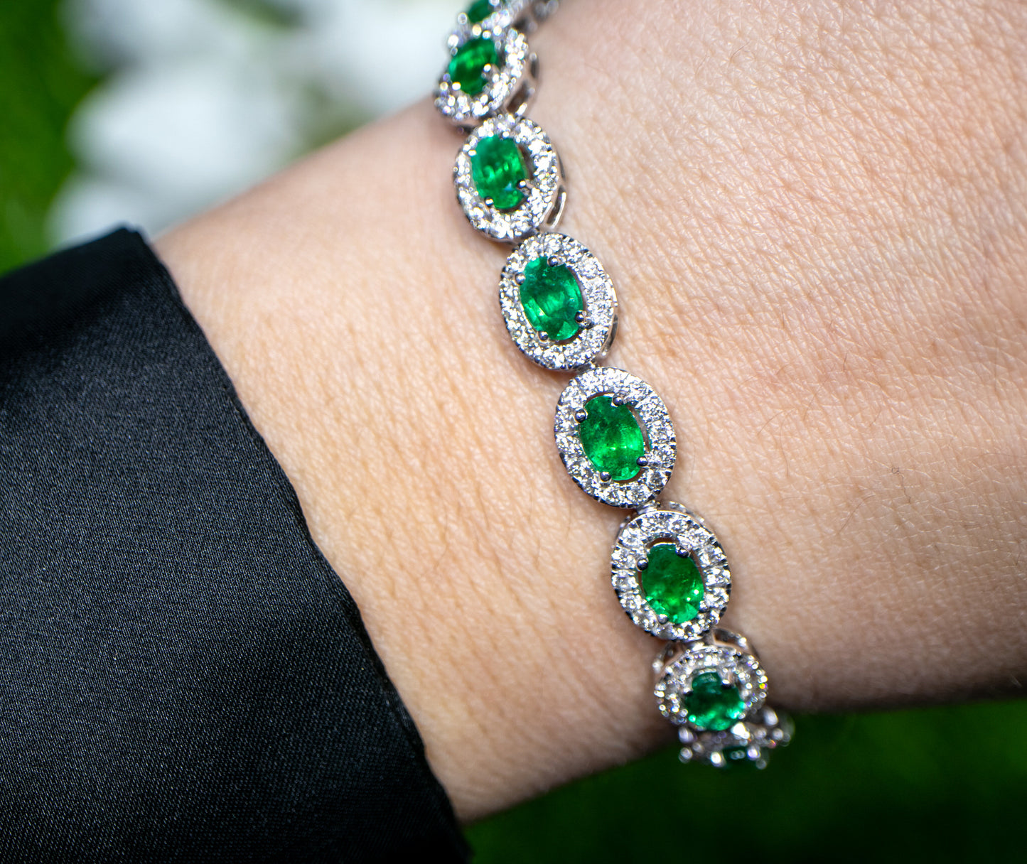 Emerald Bracelet Diamond Halo 9.76 Carats 18K Gold