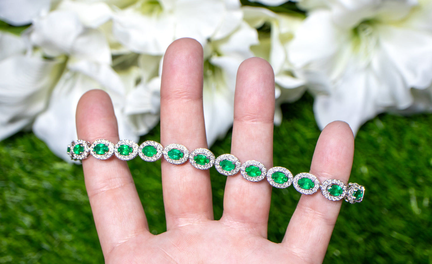 Emerald Bracelet Diamond Halo 9.76 Carats 18K Gold