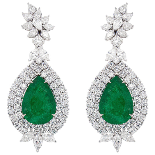 Important 21.86 Carat Emerald Earrings Set with Diamonds 10.52 Carats Total