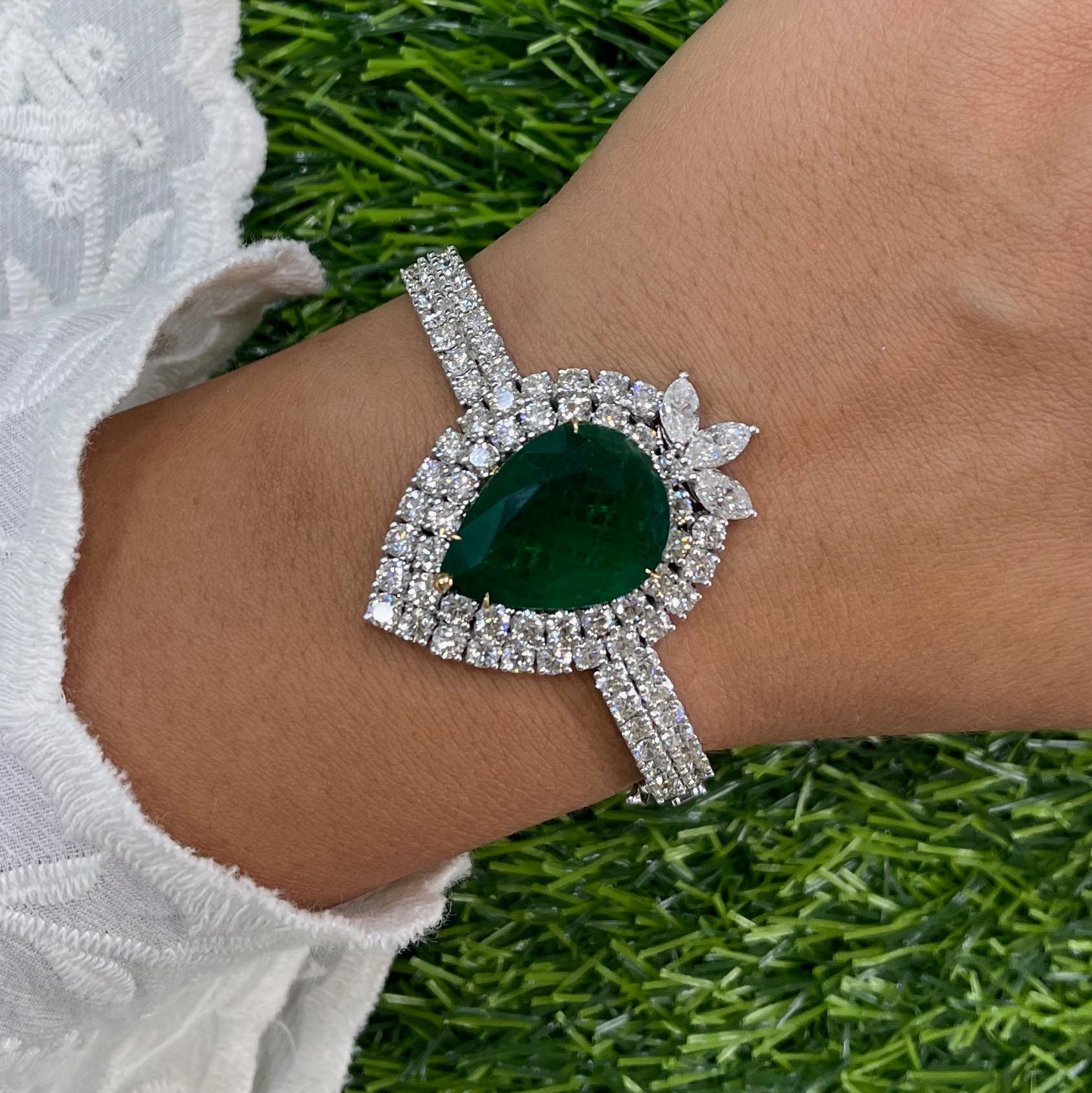 The Benefits of Owning a Piece of Vintage Jewelry