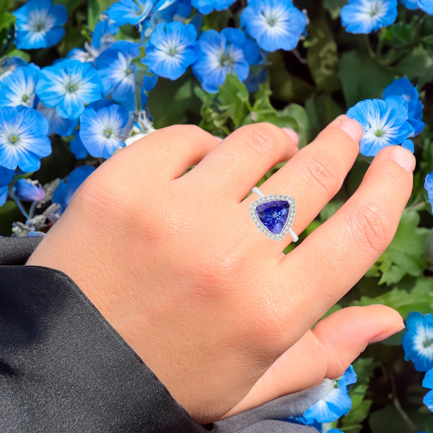 Natural Tanzanite Ring With Diamonds 3.2 Carats 14K White Gold