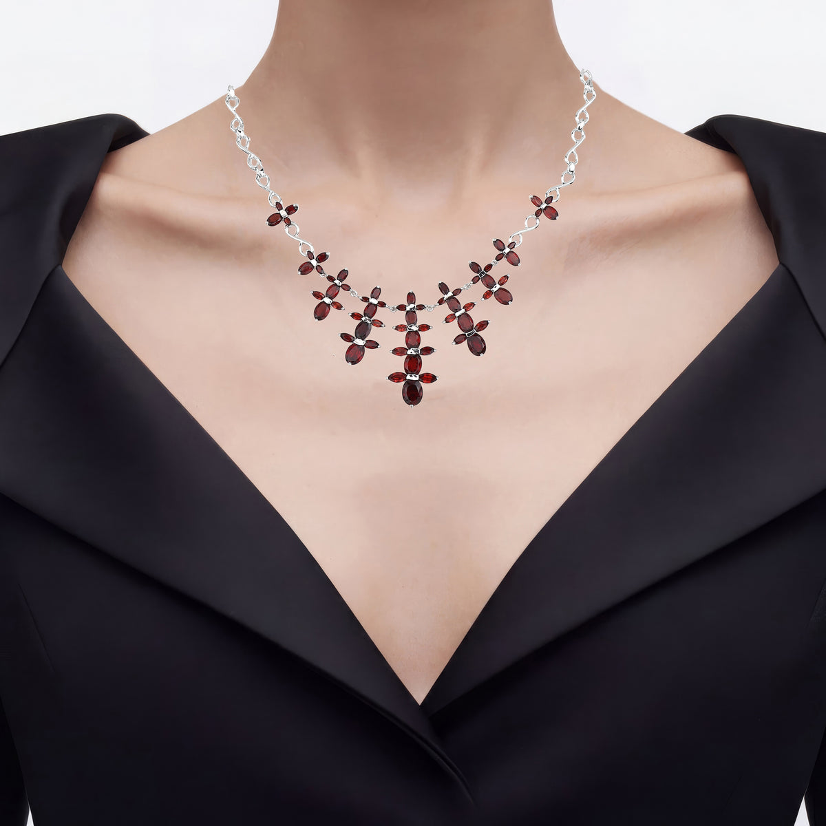 Garnet Flower Necklace 23.9 Carats Sterling Silver