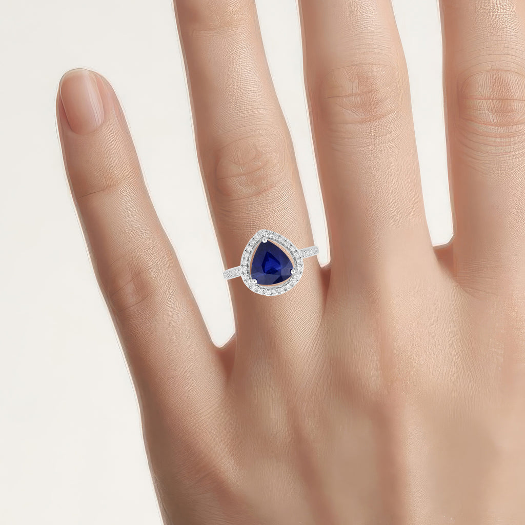Blue Sapphire Ring With Diamonds 3.44 Carats 18K White Gold