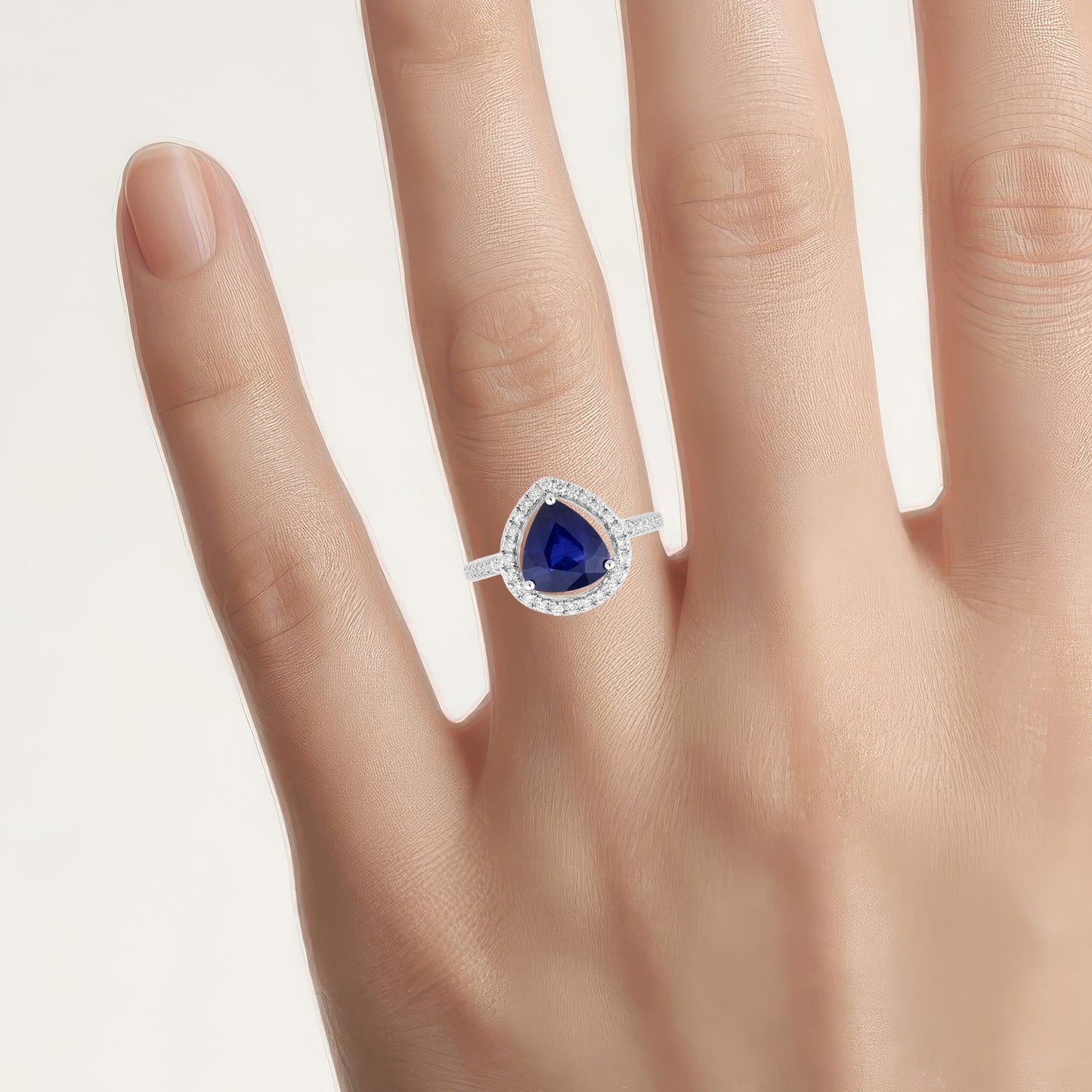 Blue Sapphire Ring With Diamonds 3.44 Carats 18K White Gold