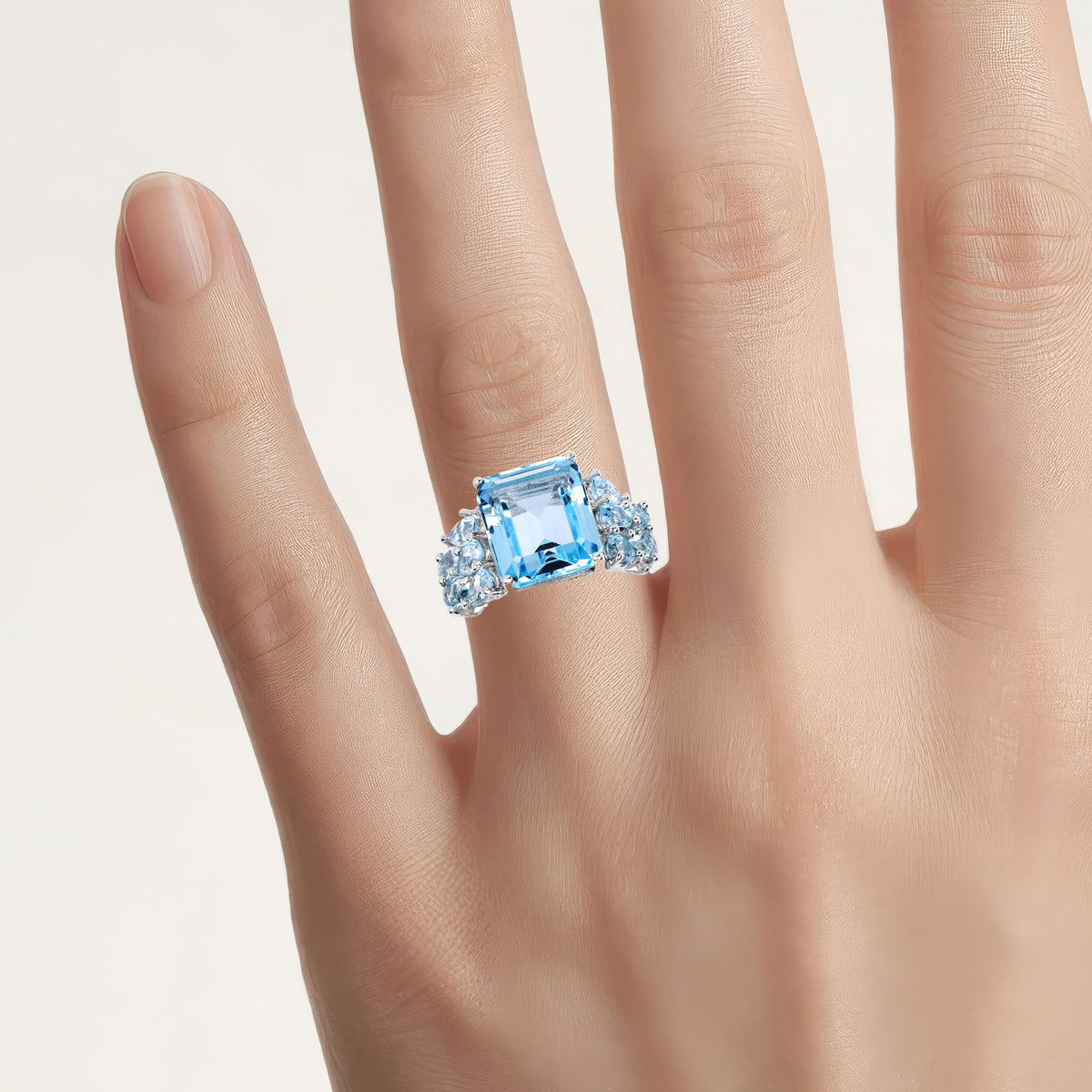 Blue Topaz Ring 6.46 Carats Sterling Silver