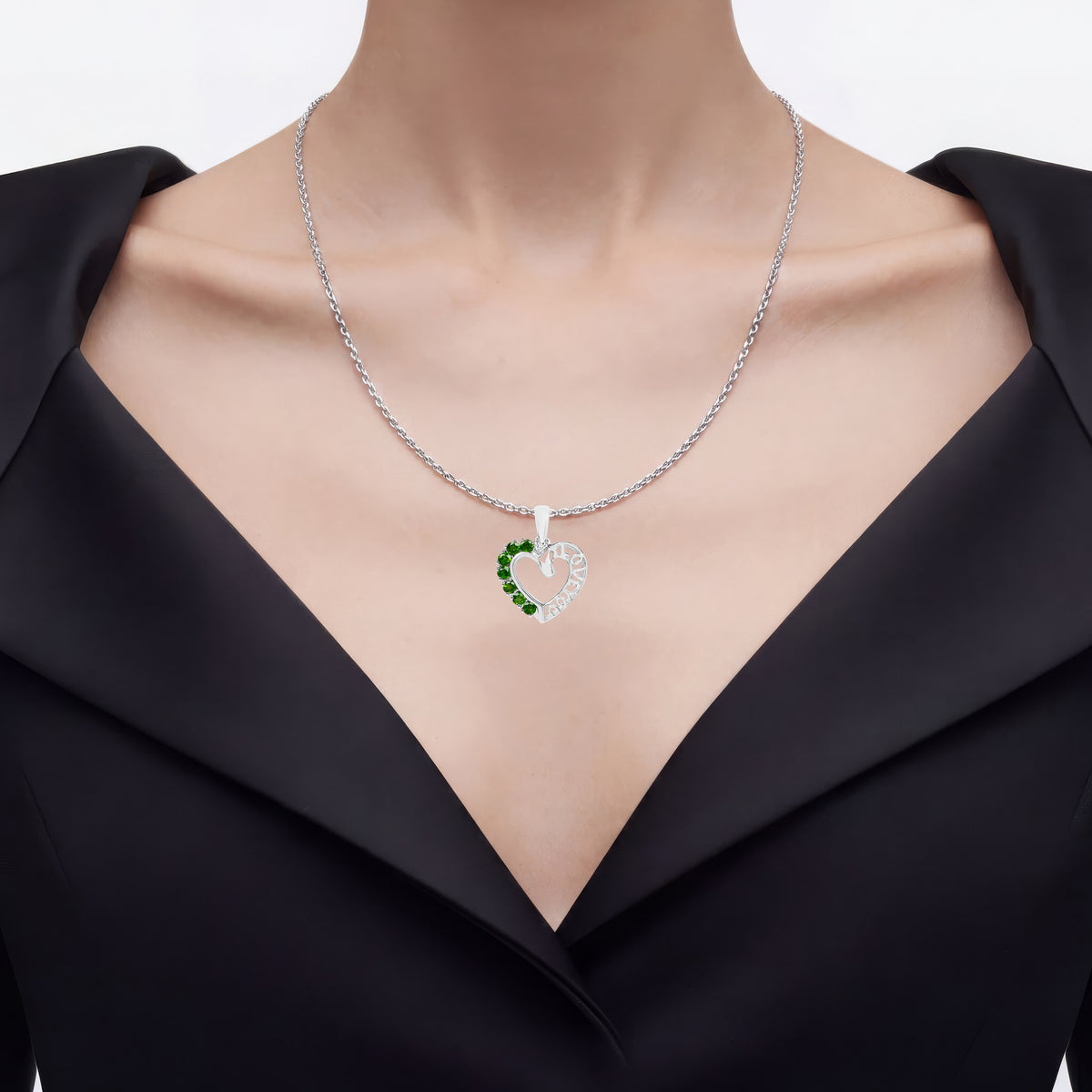Chrome Diopside Heart Pendant 0.82 Carats Sterling Silver