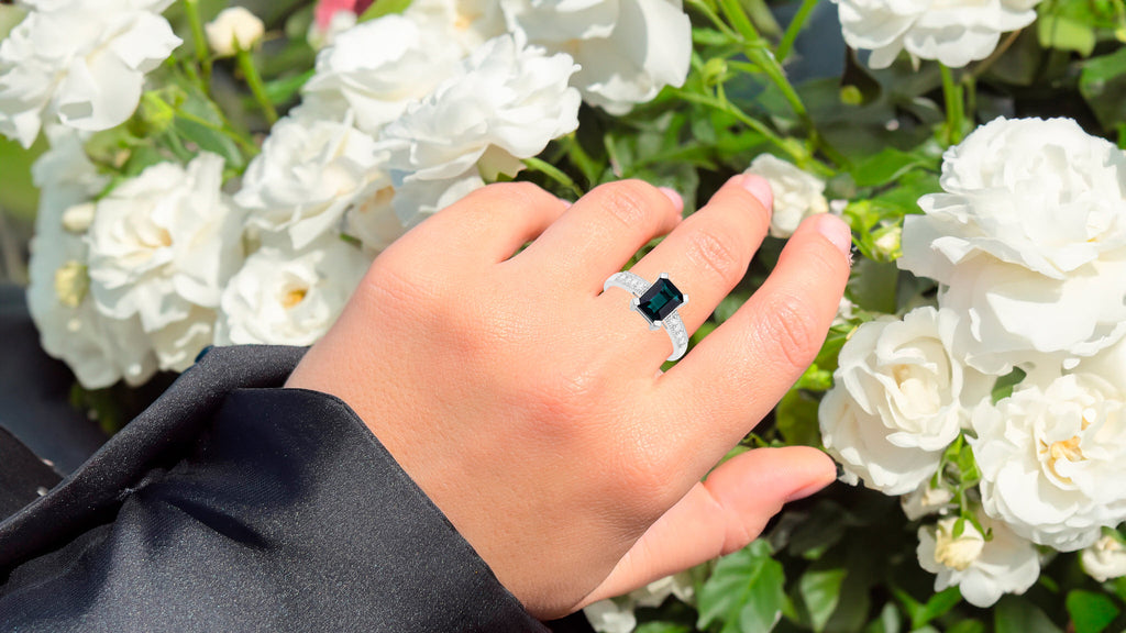 Natural Green Tourmaline Ring With Diamonds 1.88 Carats 14K White Gold