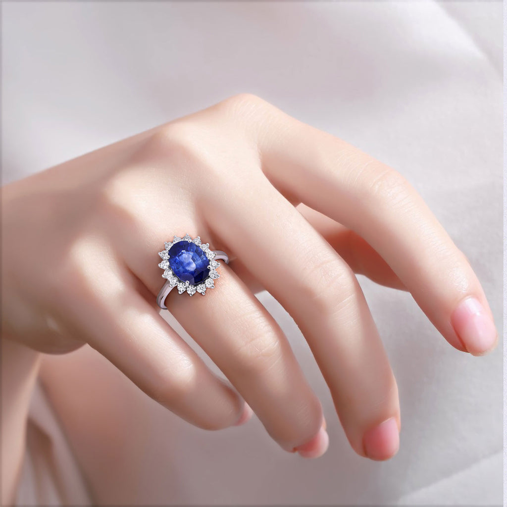 Blue Sapphire Ring With Diamonds 4.5 Carats 18K White Gold