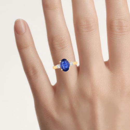 Blue Sapphire Ring With Diamonds 2.3 Carats 18K Yellow Gold
