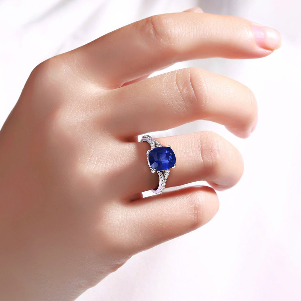 Blue Sapphire Ring With Diamonds 2.94 Carats 18K White Gold