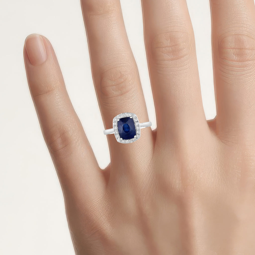 Blue Sapphire Ring With Diamonds 3.4 Carats 18K White Gold