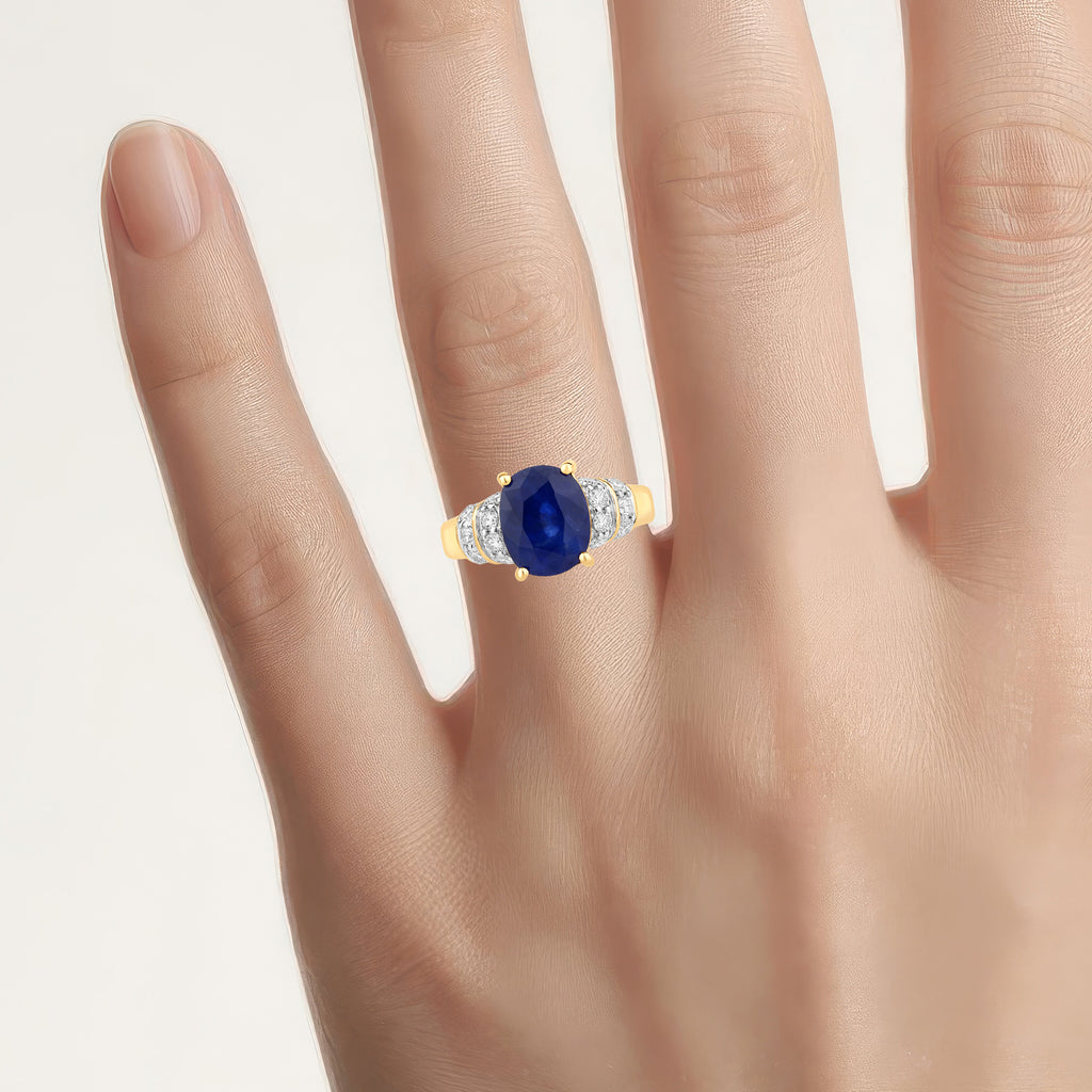 Blue Sapphire Ring With Diamonds 4.22 Carats 18K Yellow Gold