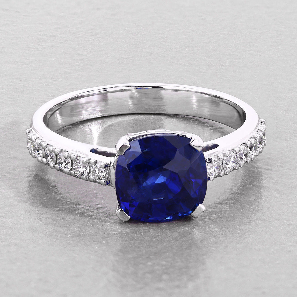 Blue Sapphire Ring With Diamonds 2.82 Carats 18K White Gold
