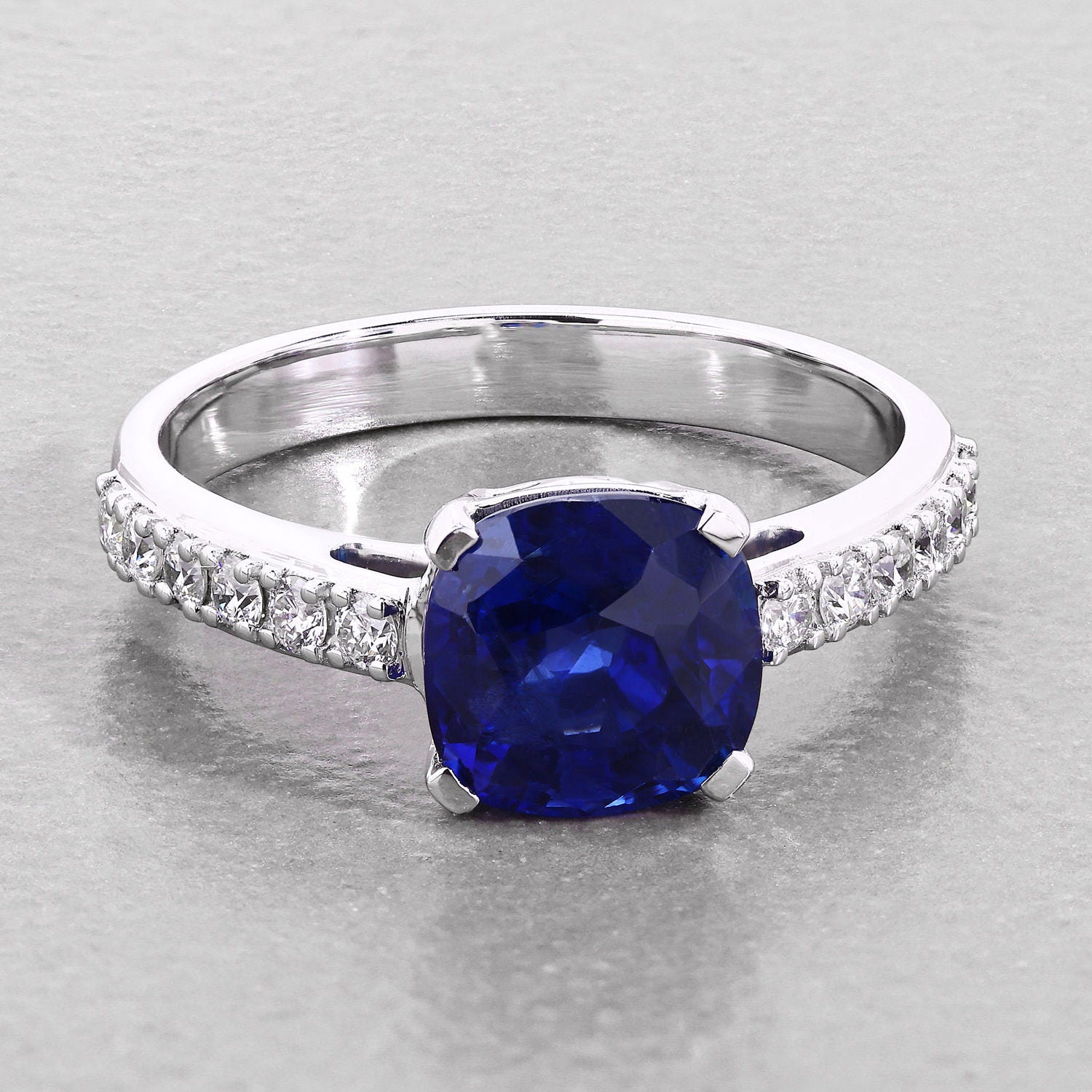 Blue Sapphire Ring With Diamonds 2.82 Carats 18K White Gold