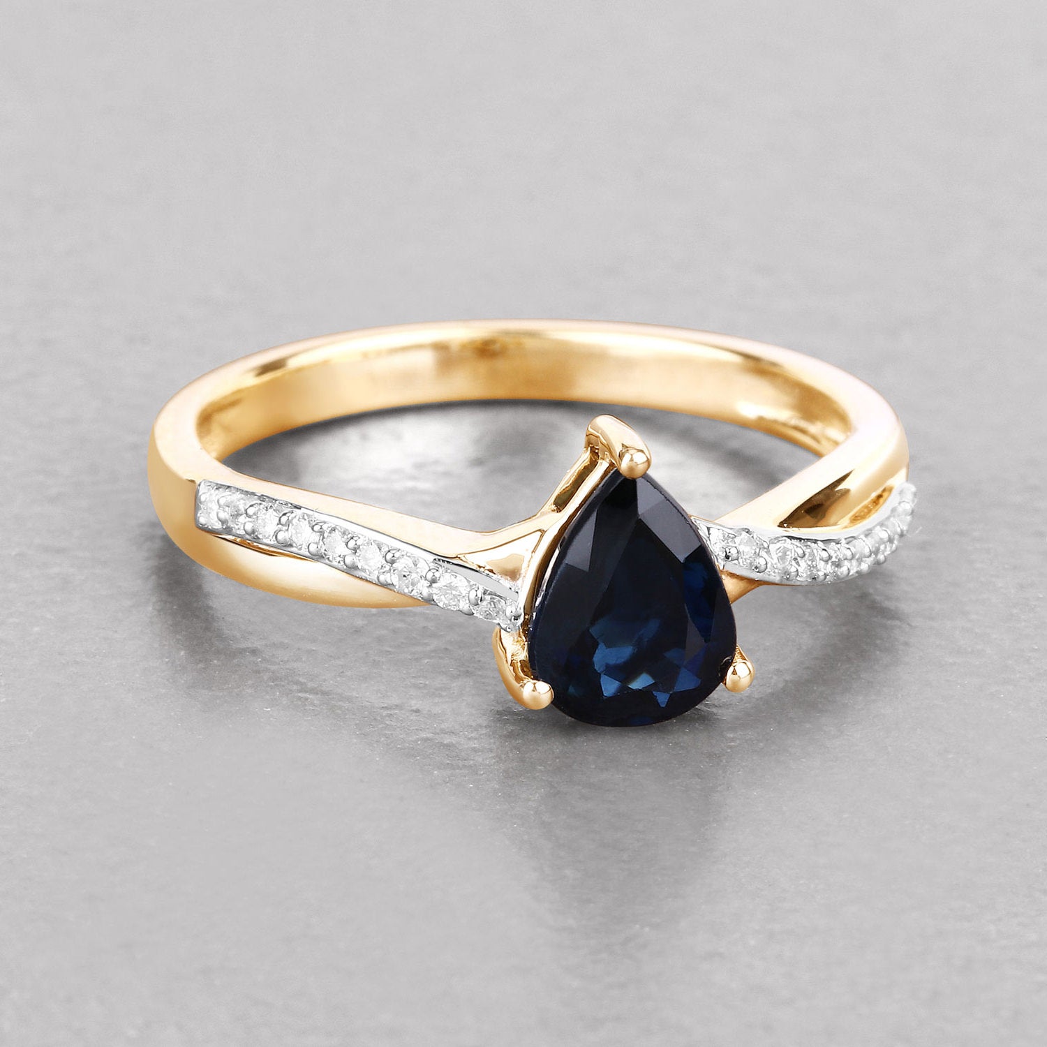 Blue Sapphire Ring With Diamonds 1.14 Carats 14K Yellow Gold