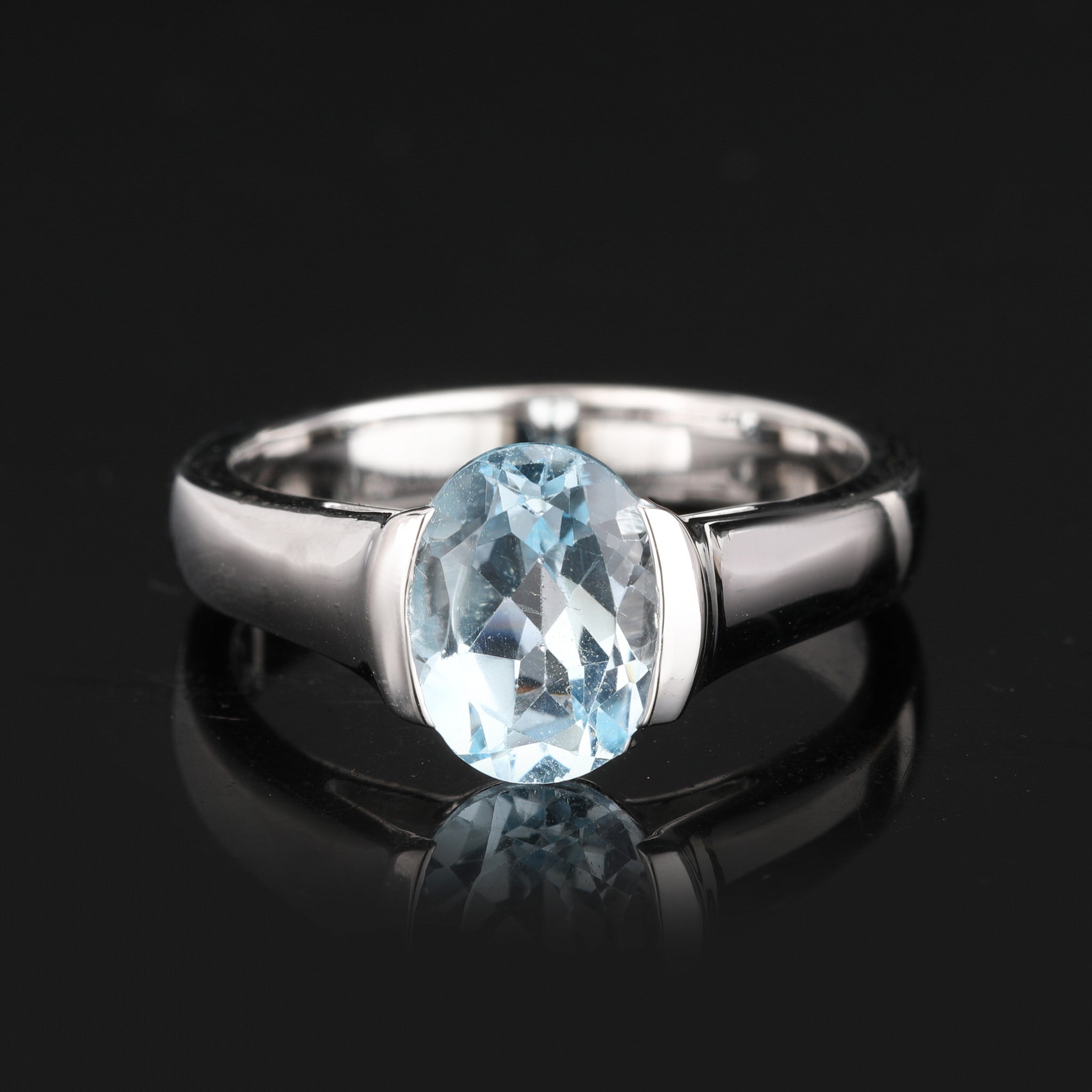 Blue Topaz Ring 2 Carats Sterling Silver