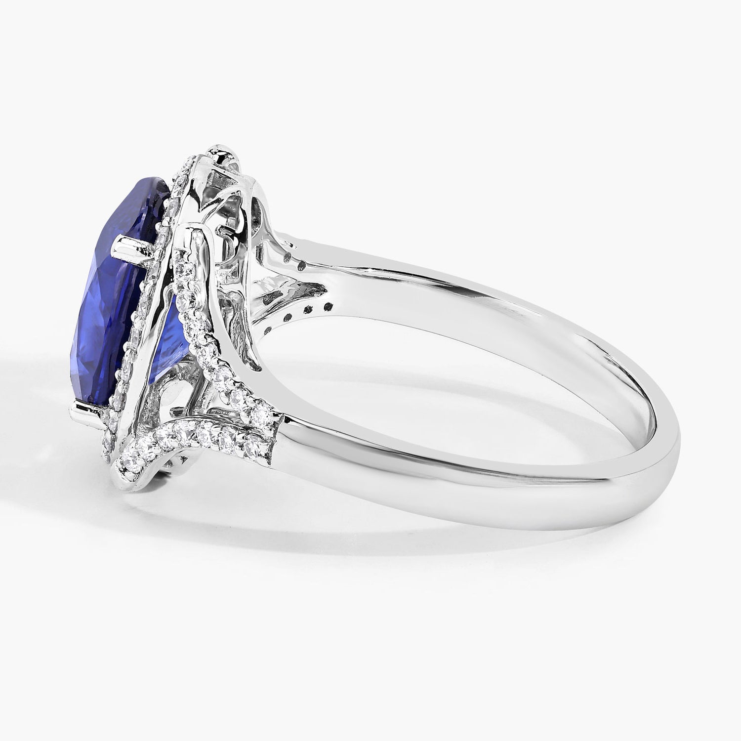 Blue Sapphire Ring With Diamonds 3.68 Carats 18K White Gold