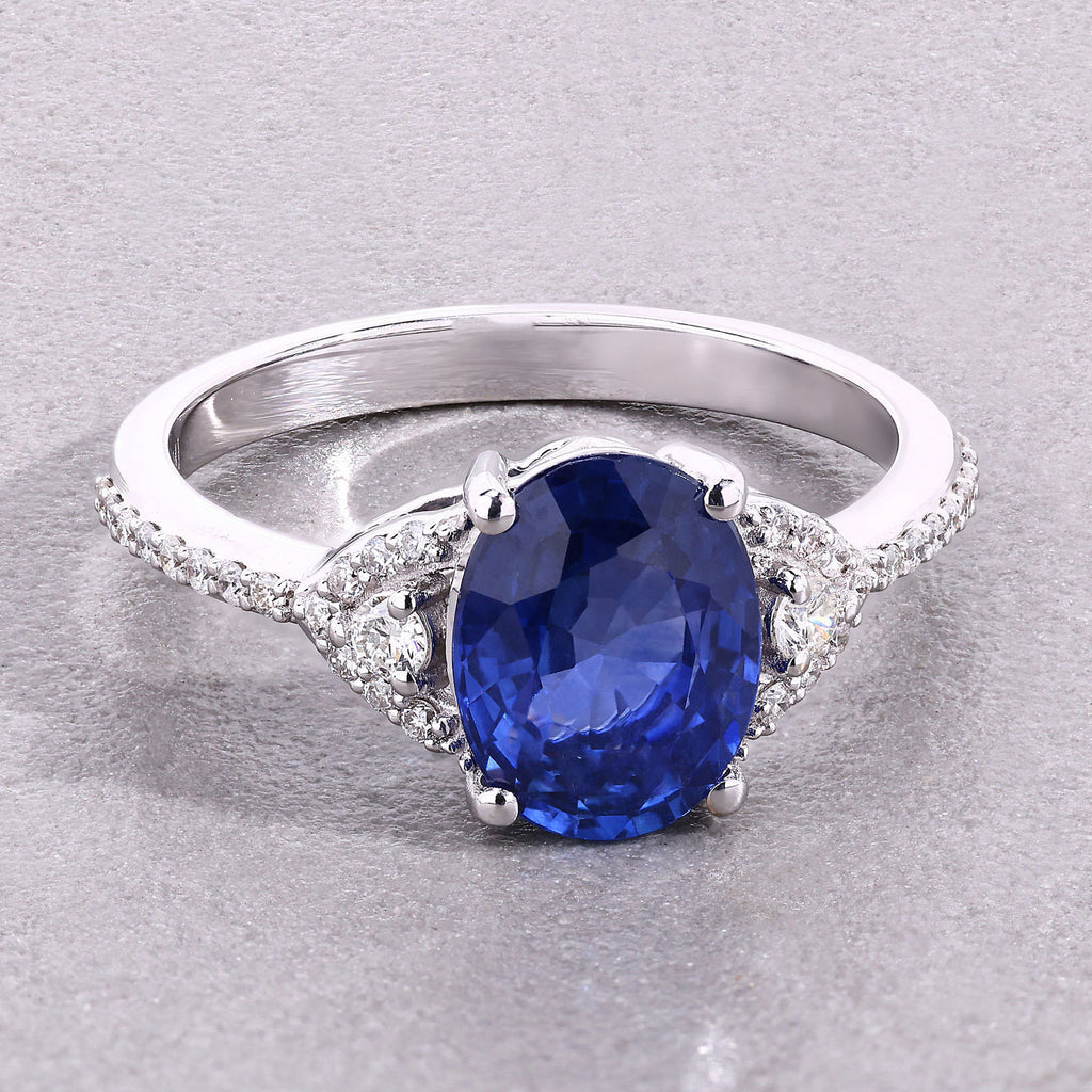 Blue Sapphire Ring With Diamonds 2.52 Carats 18K White Gold