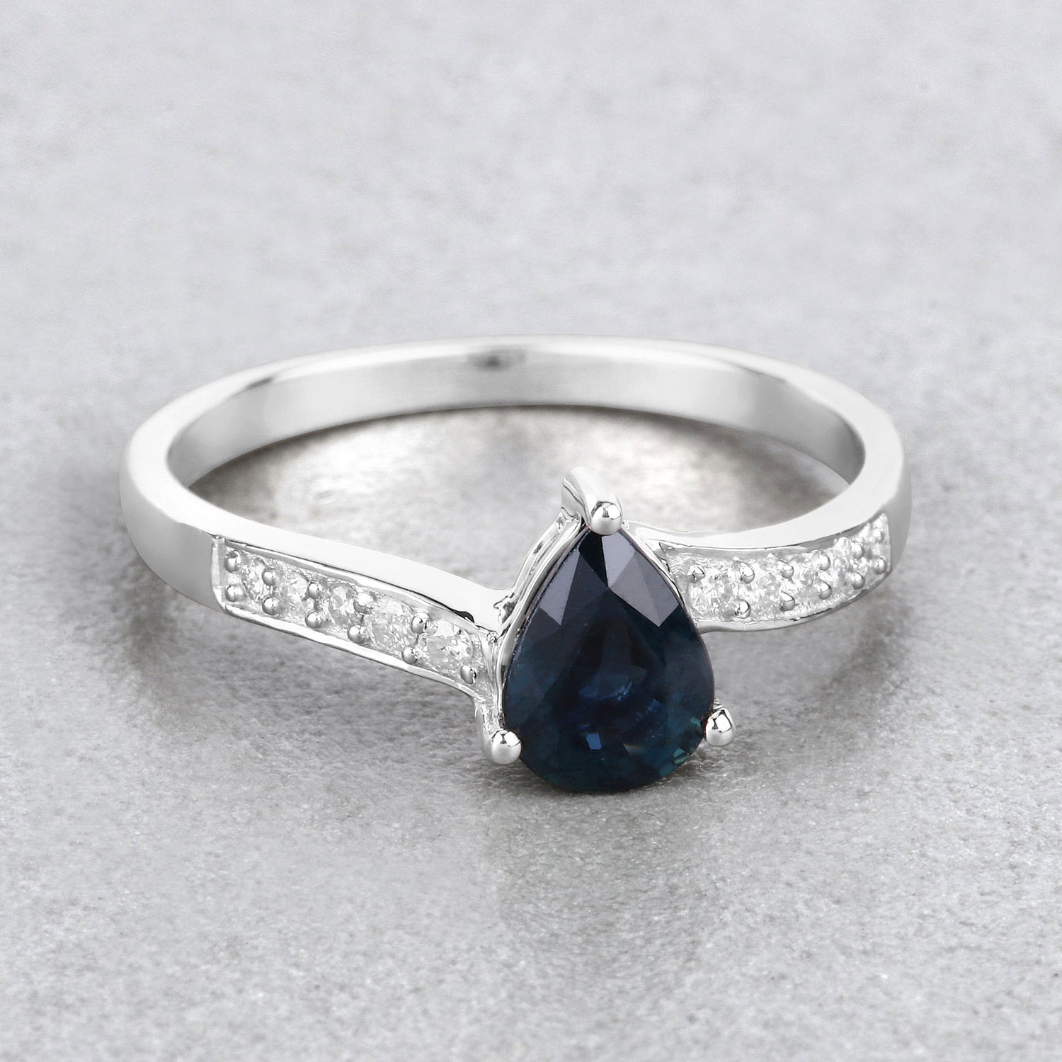 Blue Sapphire Ring With Diamonds 0.83 Carats 14K White Gold