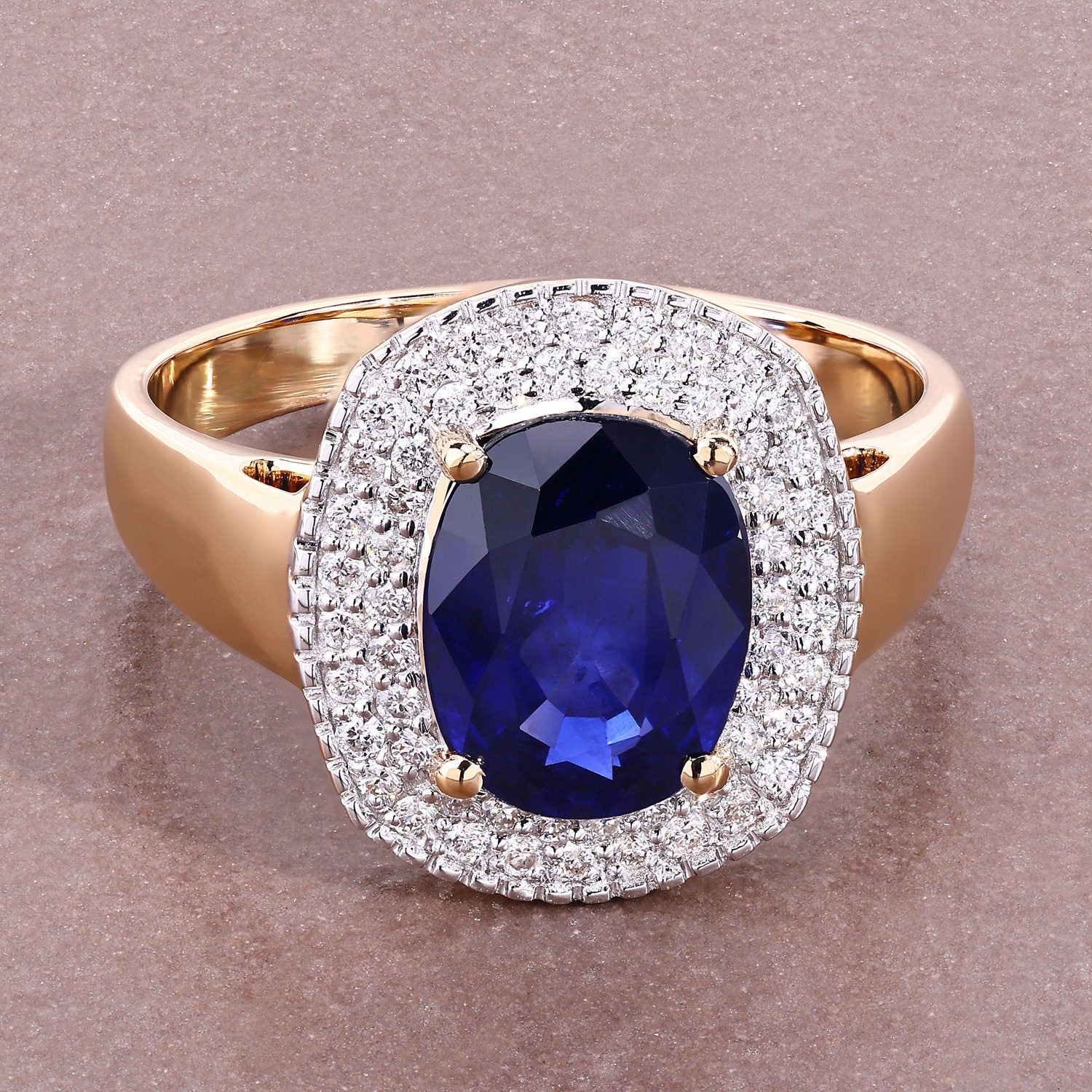 Blue Sapphire Ring With Diamonds 2.7 Carats 18K Yellow Gold