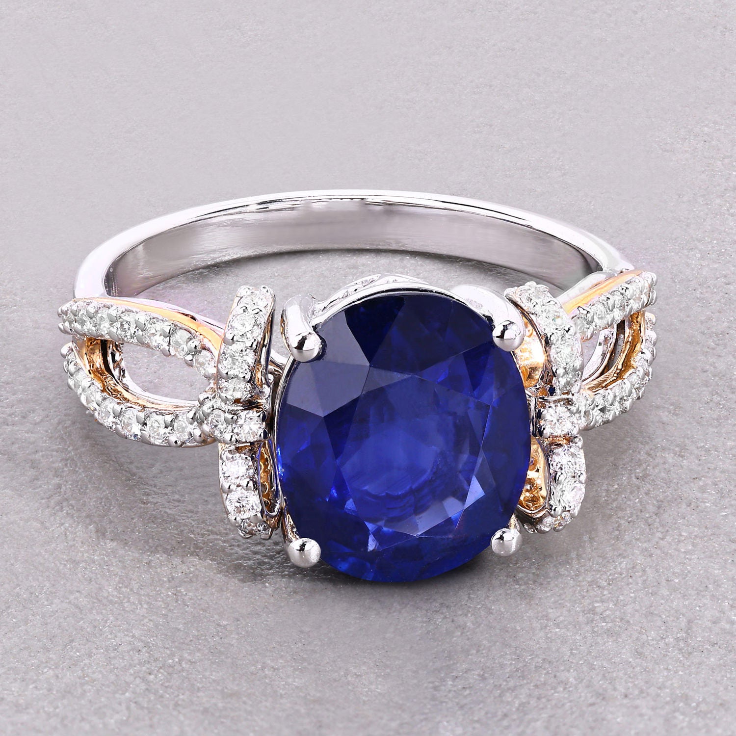 Blue Sapphire Ring With Diamonds 4.16 Carats 18K White and Yellow Gold