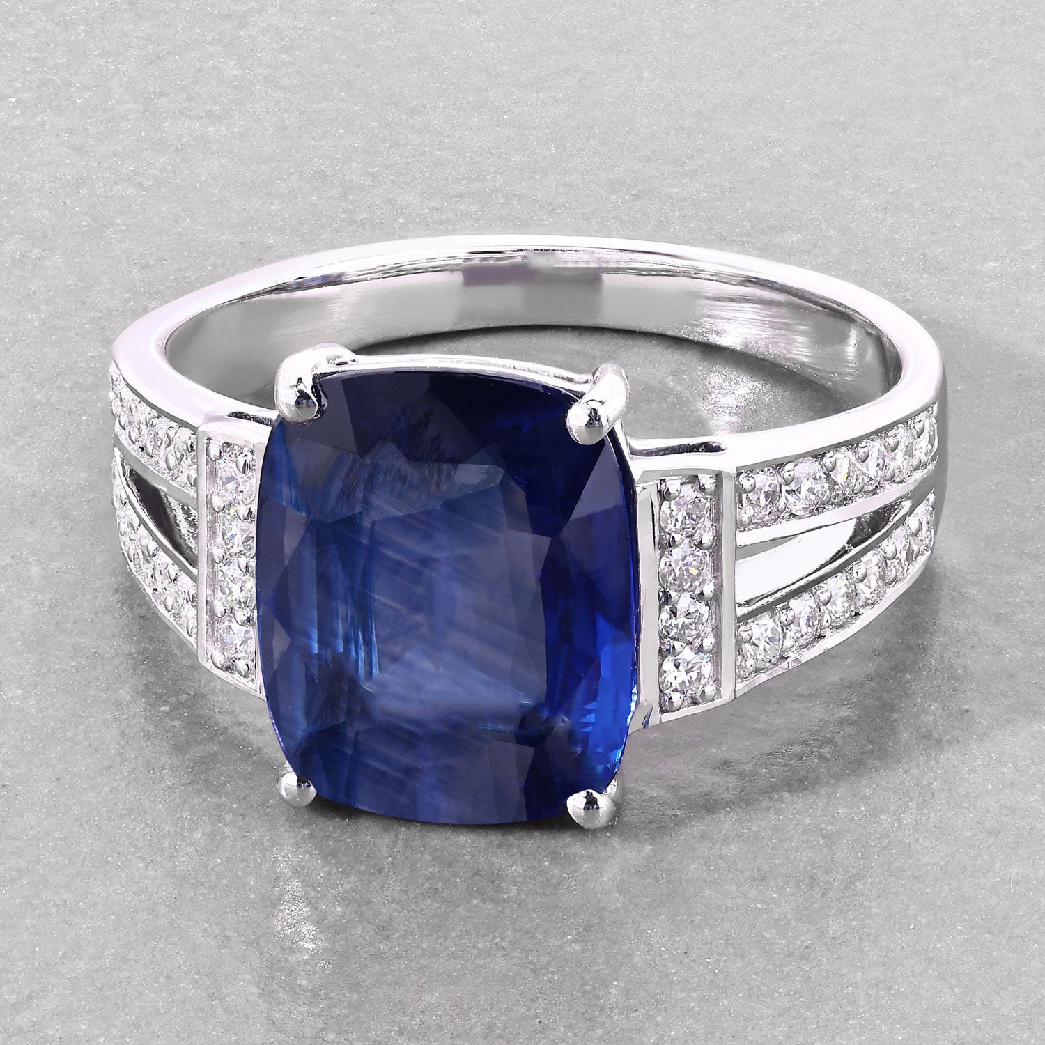 Blue Sapphire Ring With Diamonds 3.4 Carats 18K White Gold