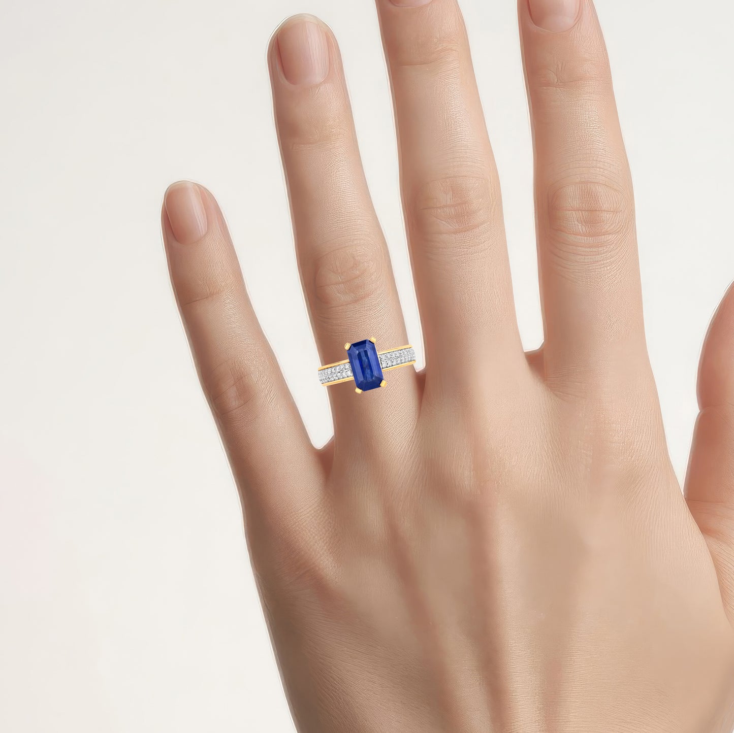 Blue Sapphire Ring With Diamonds 3.1 Carats 18K Yellow Gold