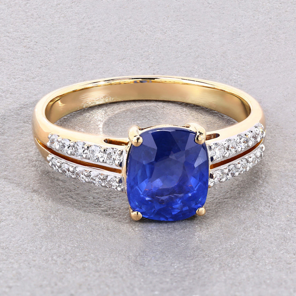 Blue Sapphire Ring With Diamonds 2.5 Carats 18K Yellow Gold
