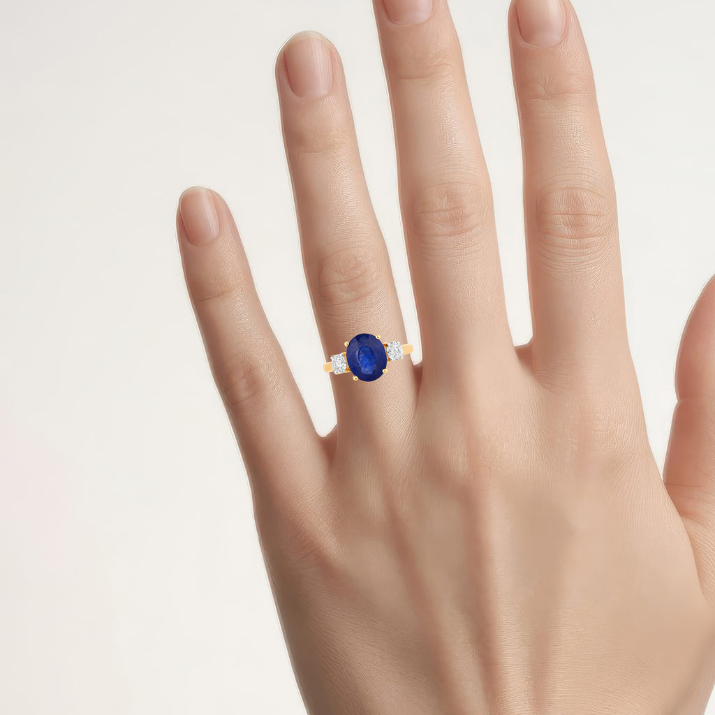 Blue Sapphire Ring With Diamonds 4.1 Carats 18K Yellow Gold