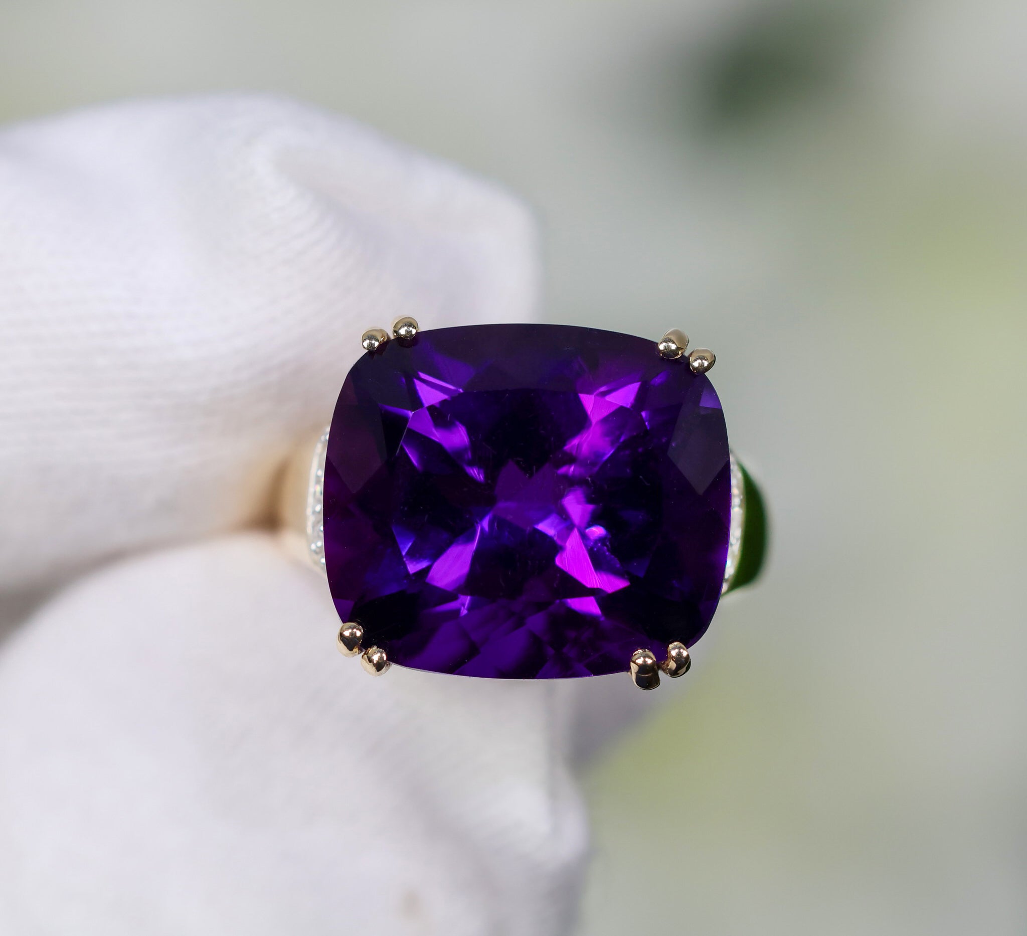 Natural Amethyst Statement Ring Diamond Setting 11.5 Carats 14K Gold