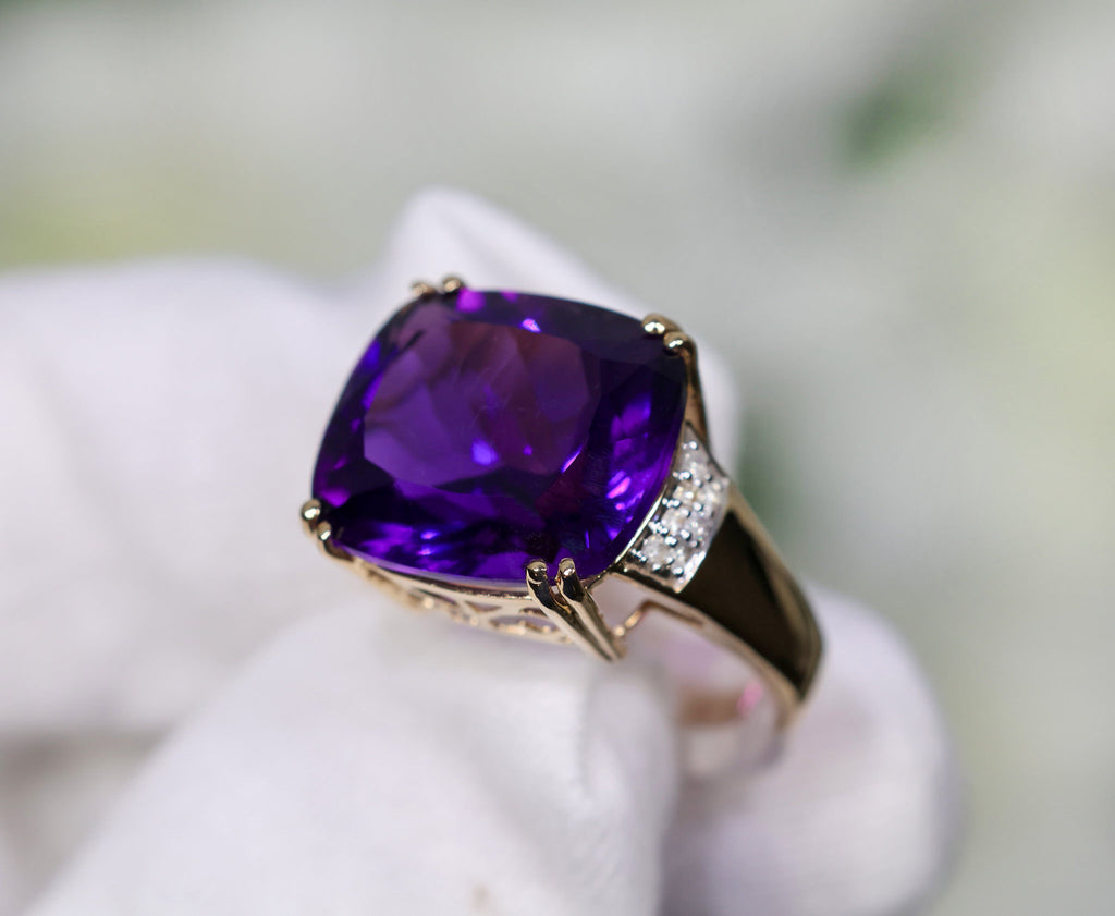 Natural Amethyst Statement Ring Diamond Setting 11.5 Carats 14K Gold