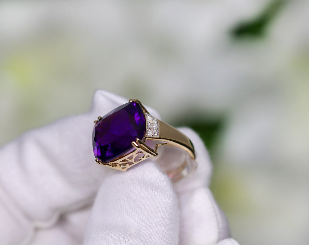Natural Amethyst Statement Ring Diamond Setting 11.5 Carats 14K Gold