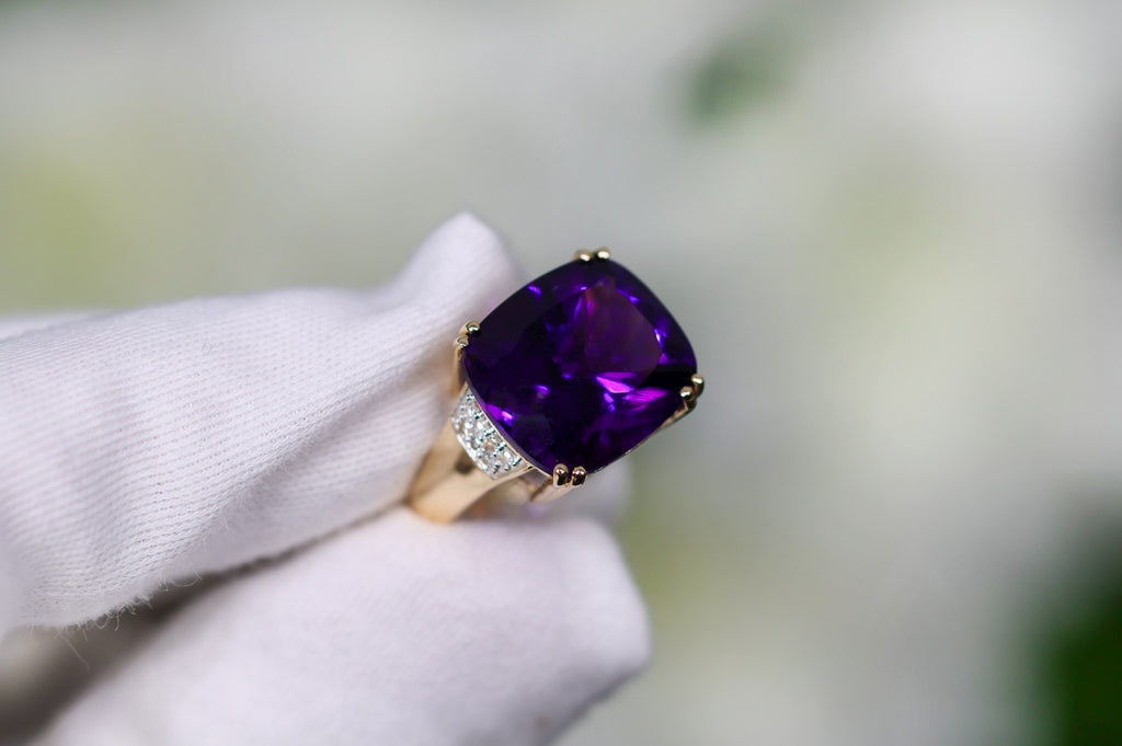 Natural Amethyst Statement Ring Diamond Setting 11.5 Carats 14K Gold