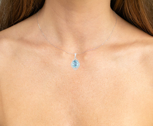 Oval Cut Aquamarine Pendant Necklace Diamond Setting 3.86 Carats 14K White Gold