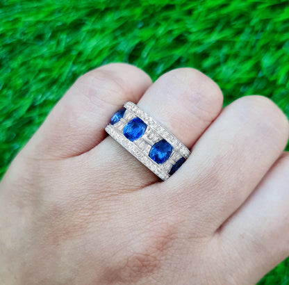 Blue Sapphire Ring With Diamonds 4.25 Carats 18K White Gold