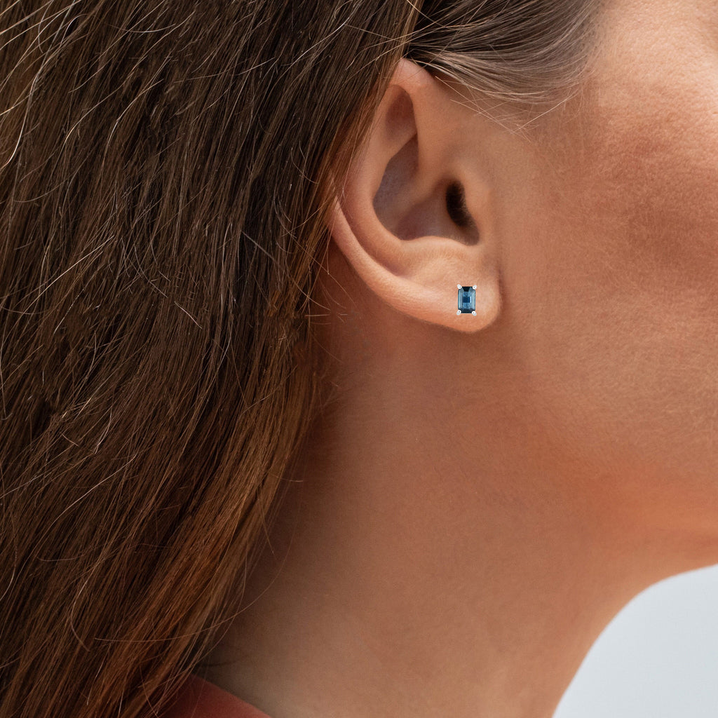 Blue Sapphire Stud Earrings 0.78 Carats 14K White Gold