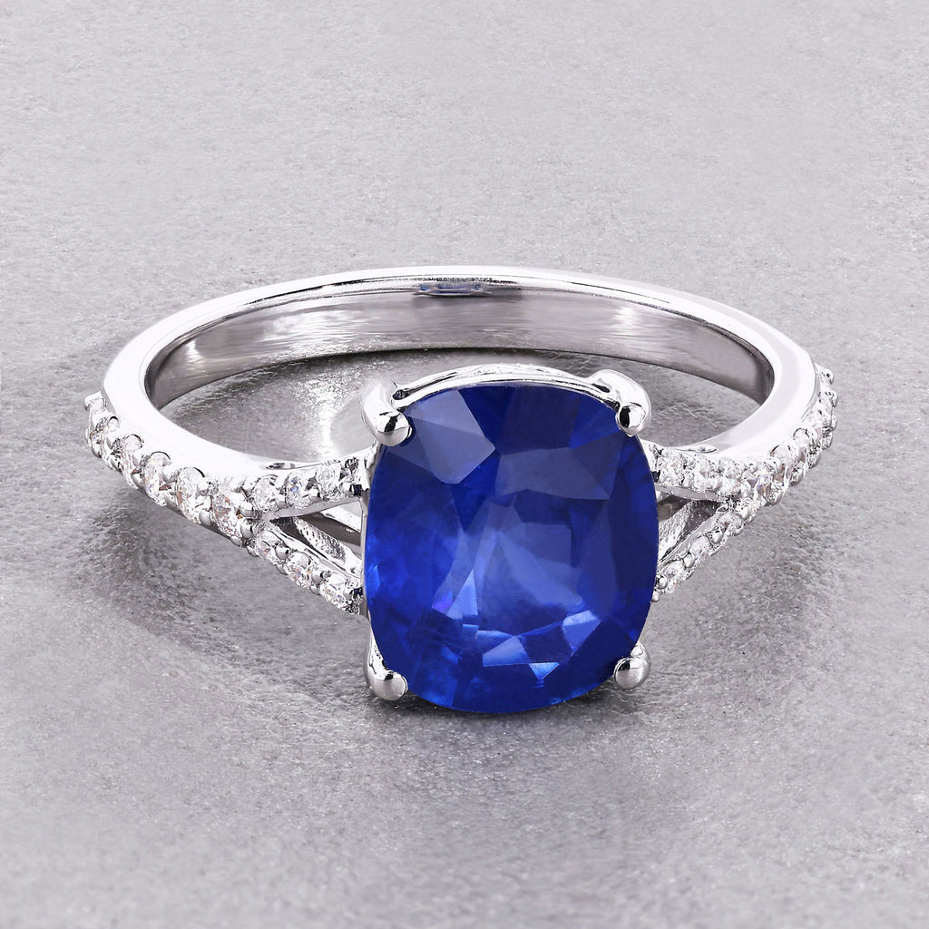 Blue Sapphire Ring With Diamonds 2.94 Carats 18K White Gold