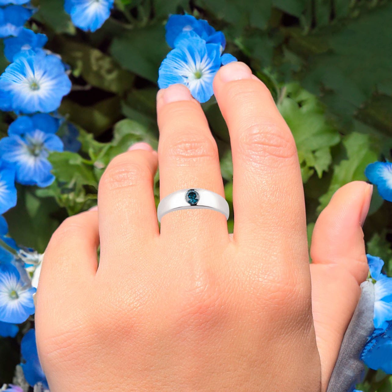 Blue Diamond Ring 0.33 Carats 9K White Gold