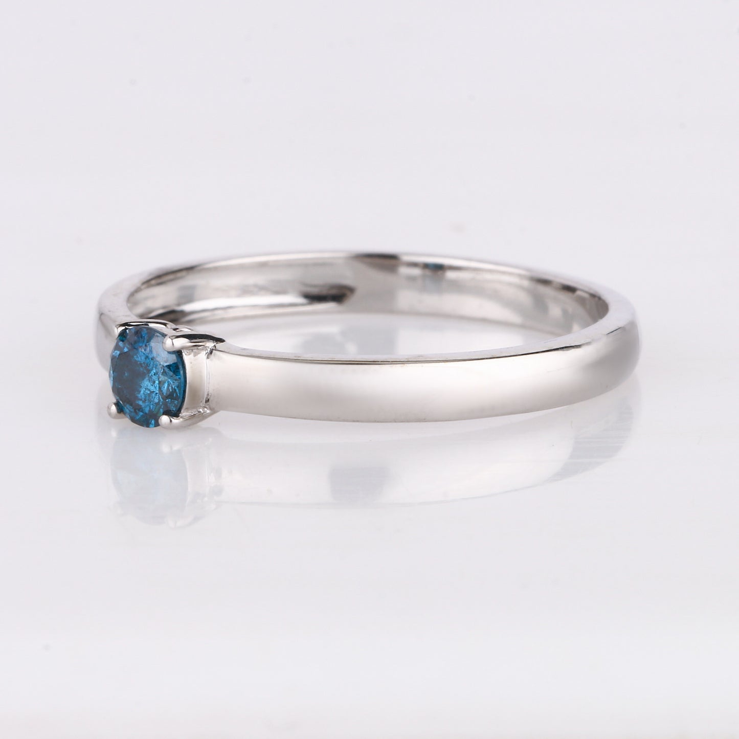 Blue Diamond Ring 0.2 Carats 9K White Gold