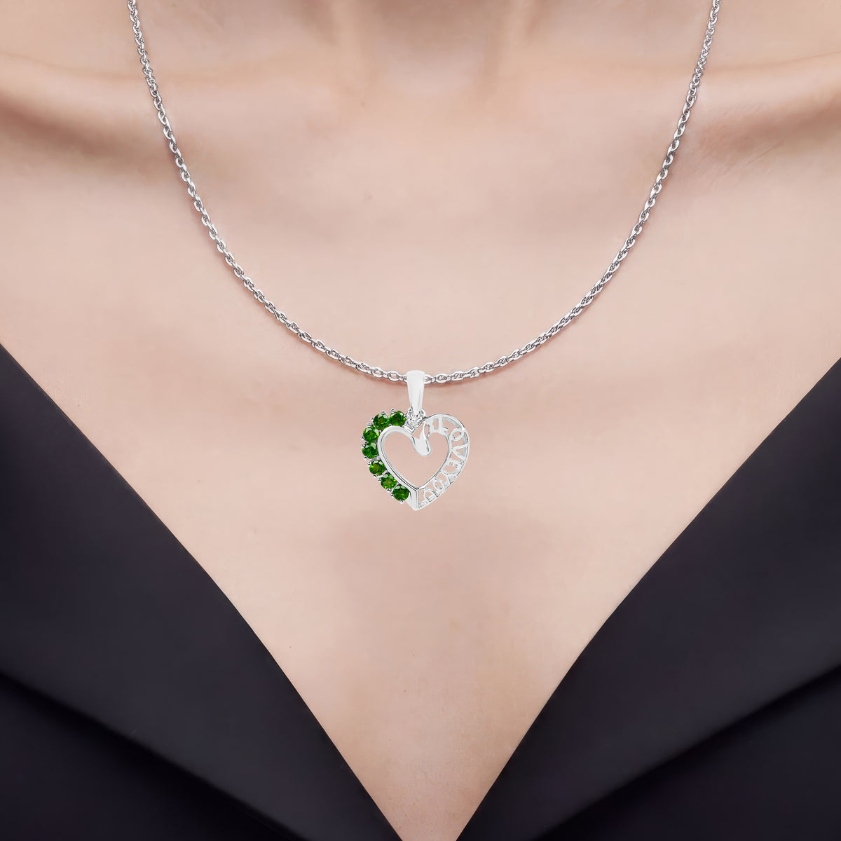 Chrome Diopside Heart Pendant 0.82 Carats Sterling Silver