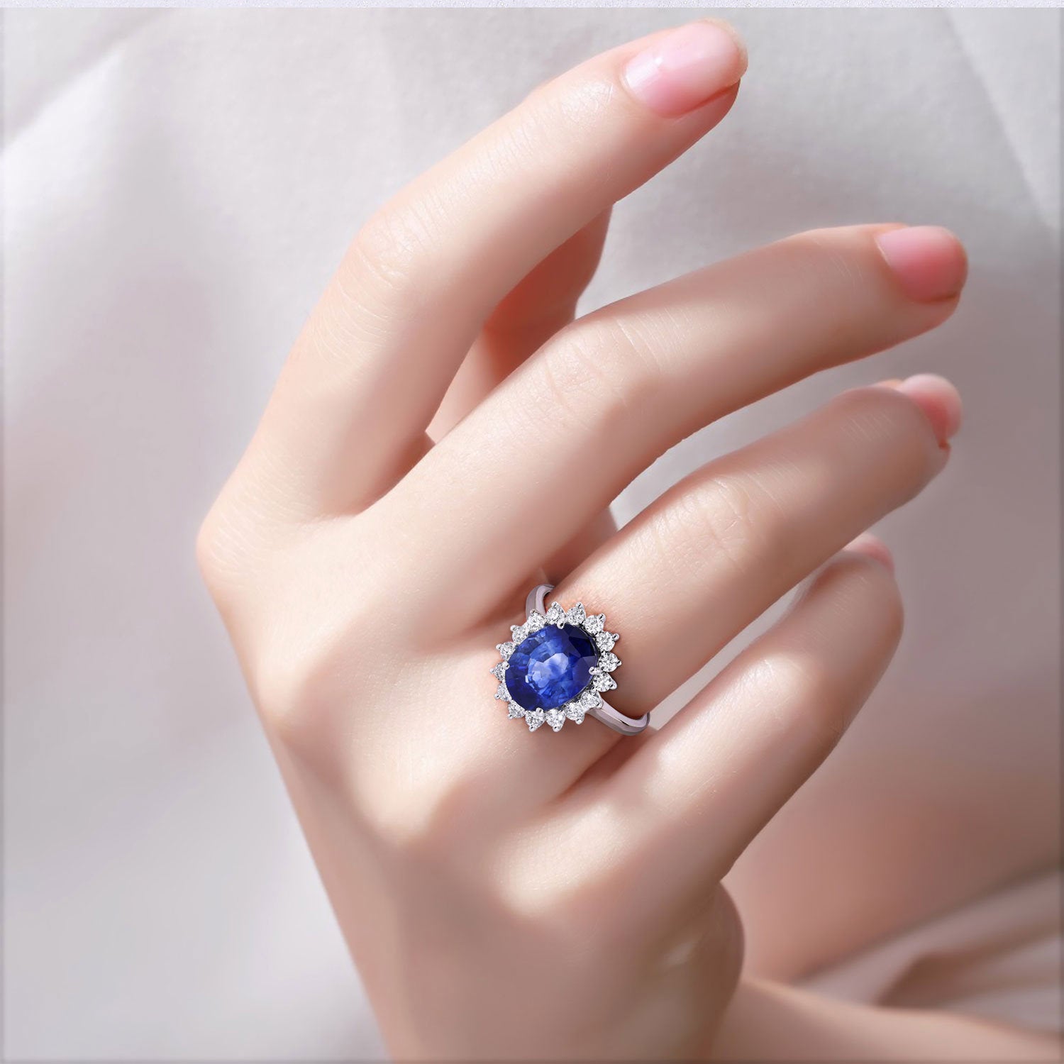 Blue Sapphire Ring With Diamonds 4.5 Carats 18K White Gold